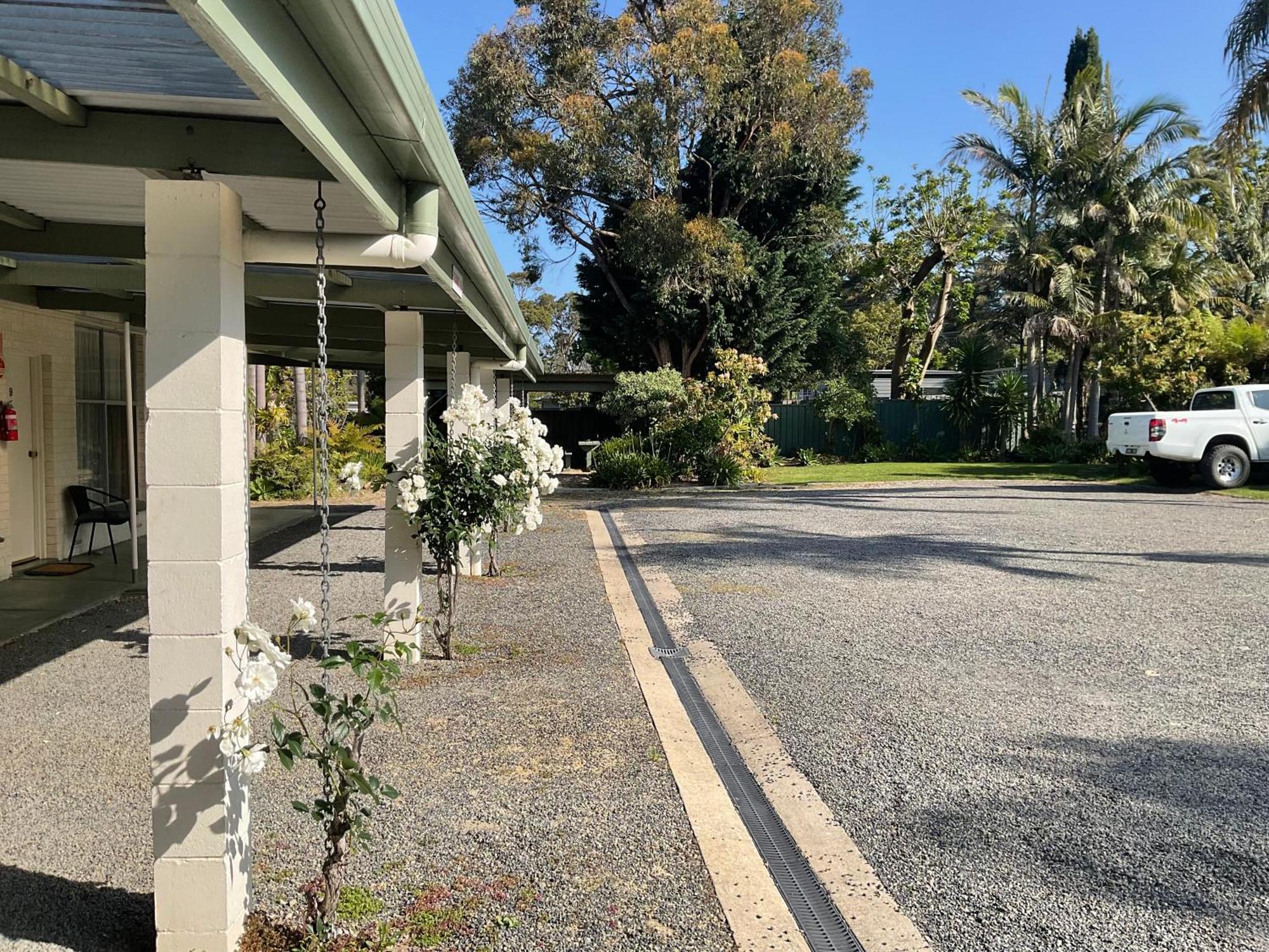 The Silver Bream Motel & Self Contained Units Mallacoota Exterior photo