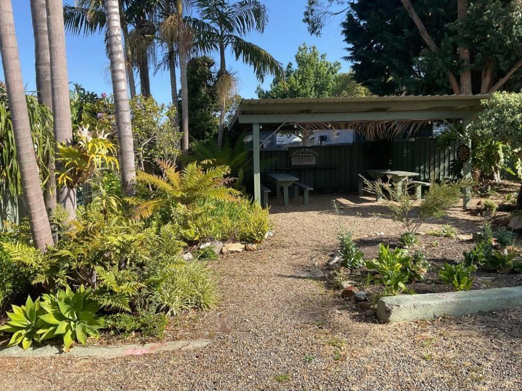 The Silver Bream Motel & Self Contained Units Mallacoota Exterior photo