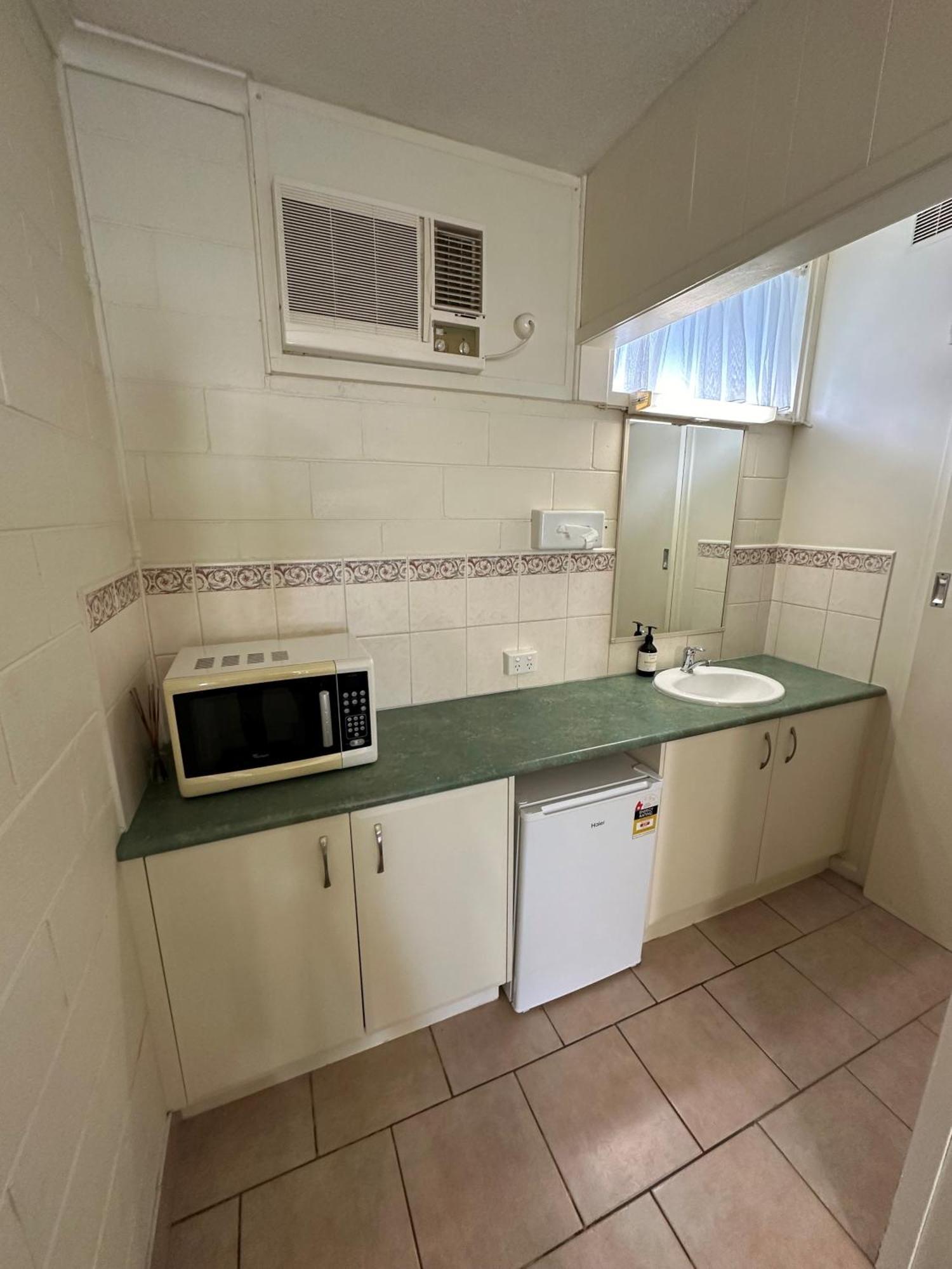 The Silver Bream Motel & Self Contained Units Mallacoota Exterior photo