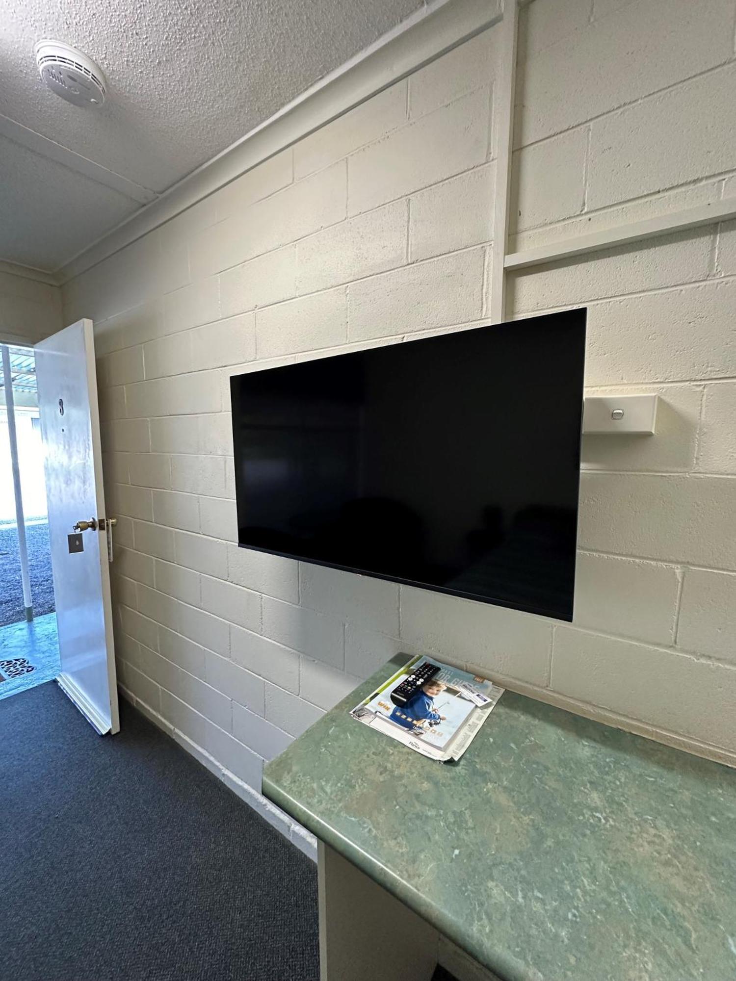 The Silver Bream Motel & Self Contained Units Mallacoota Exterior photo