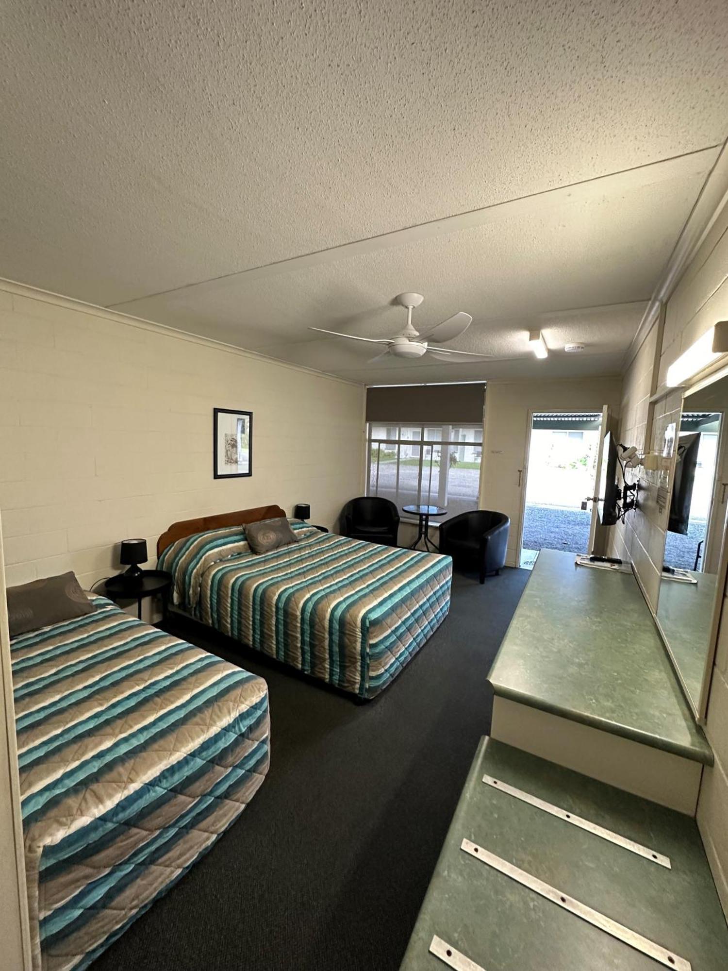 The Silver Bream Motel & Self Contained Units Mallacoota Exterior photo