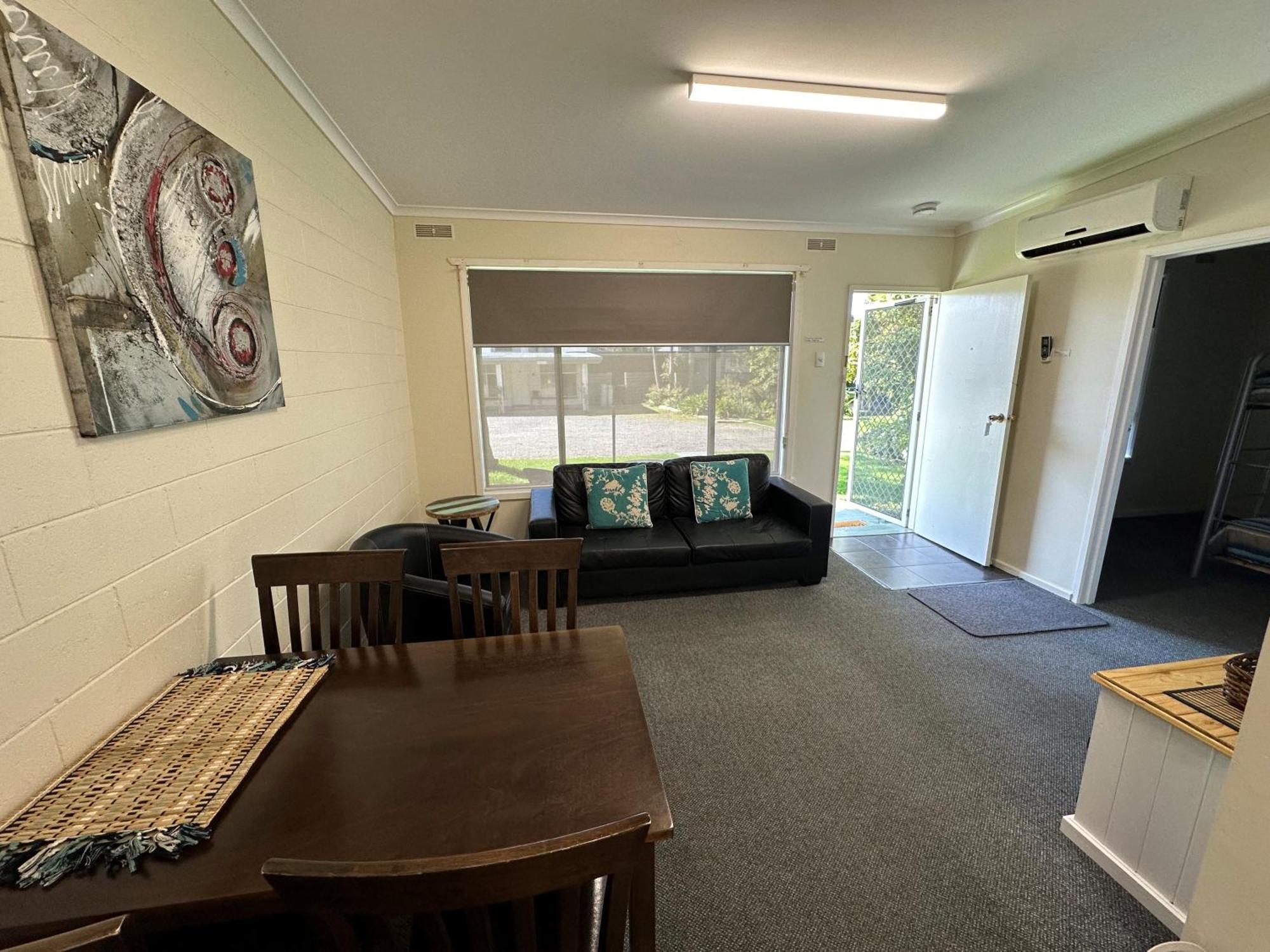 The Silver Bream Motel & Self Contained Units Mallacoota Exterior photo