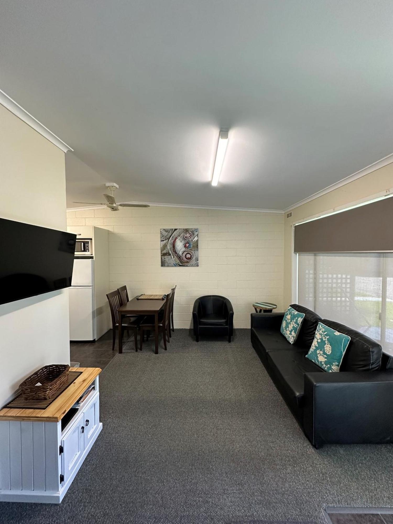 The Silver Bream Motel & Self Contained Units Mallacoota Exterior photo