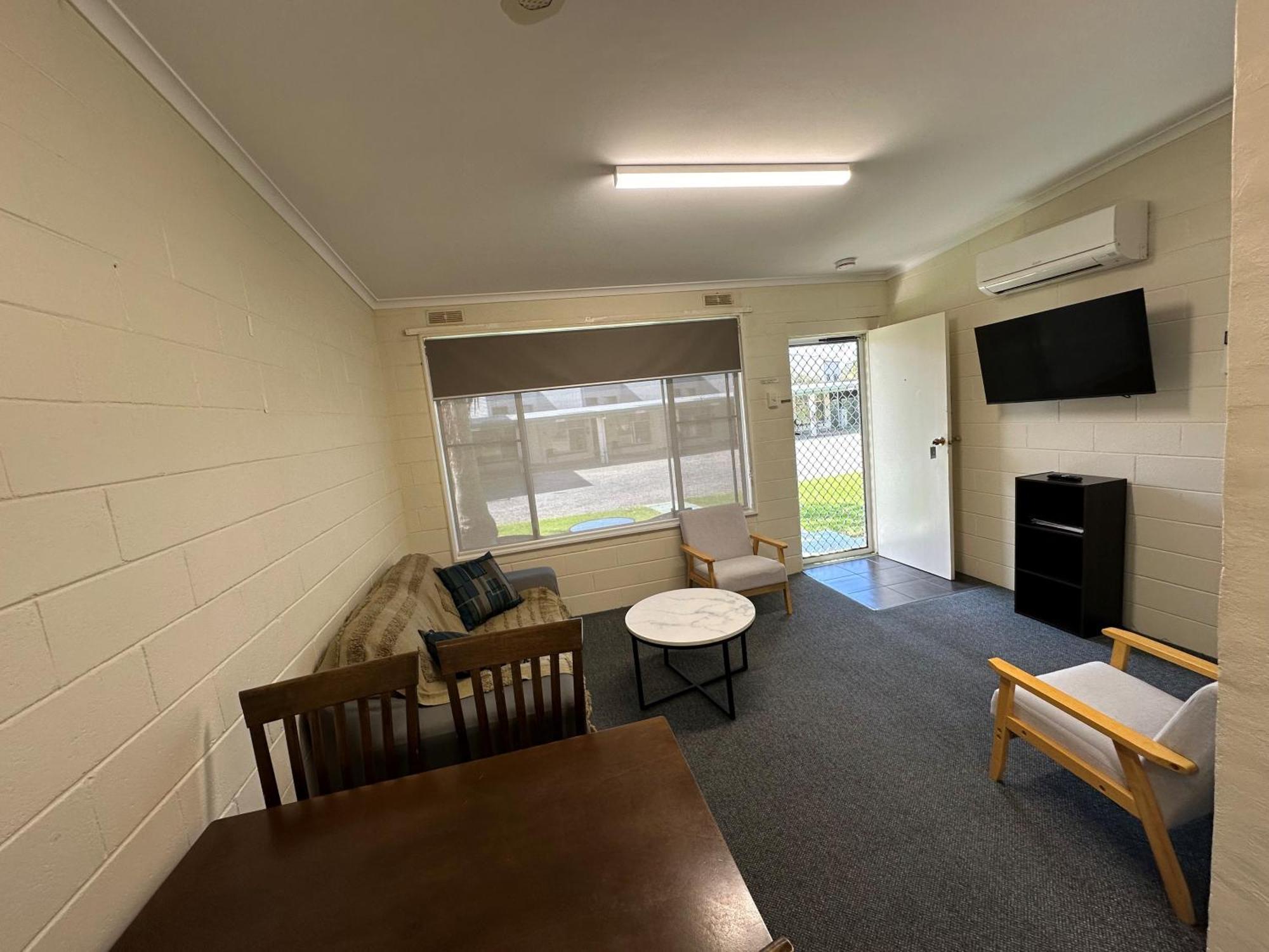 The Silver Bream Motel & Self Contained Units Mallacoota Exterior photo