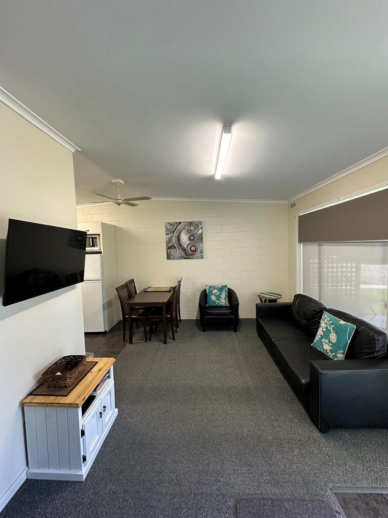 The Silver Bream Motel & Self Contained Units Mallacoota Exterior photo